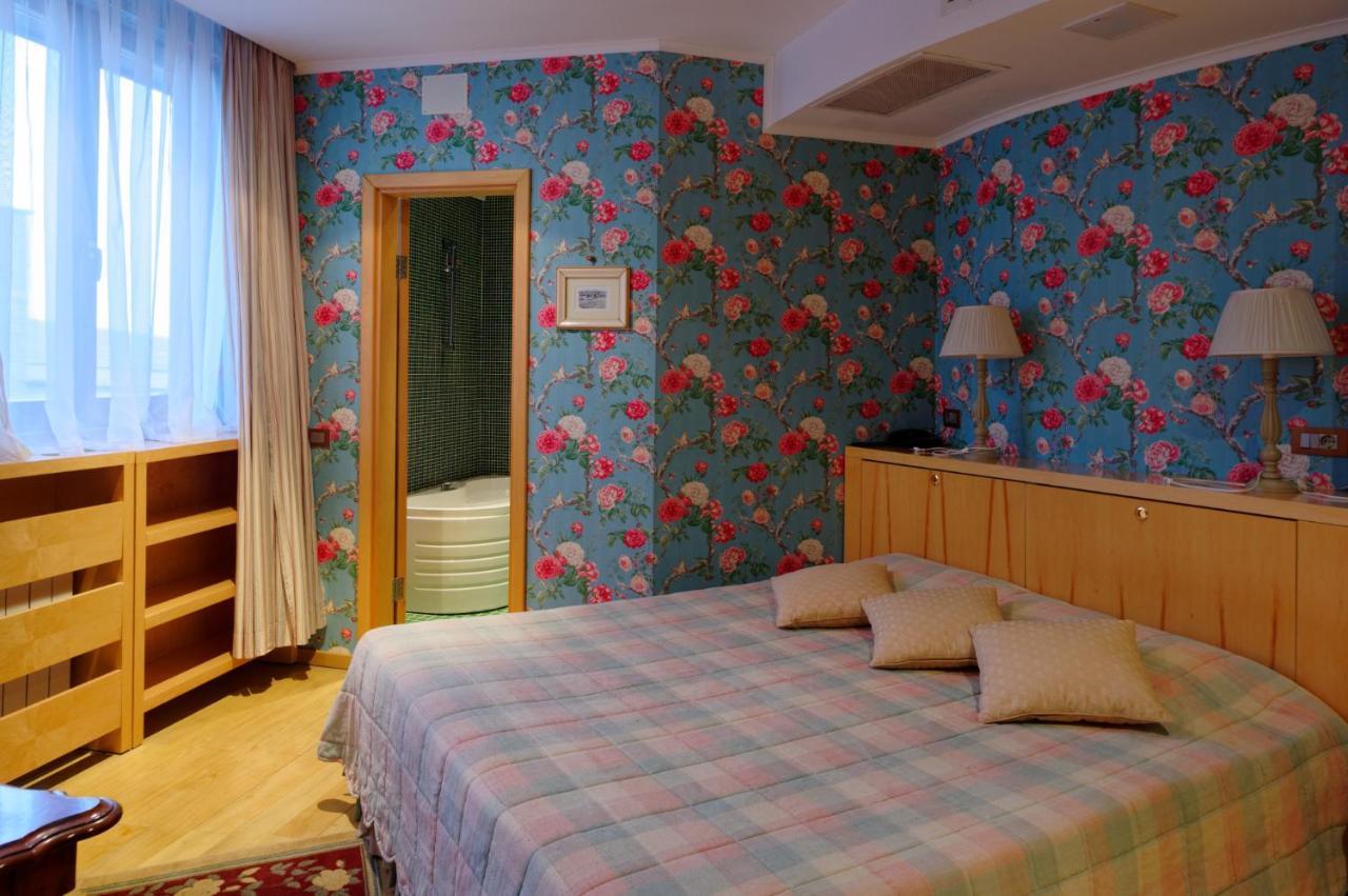 Hotel Soli Invicto Elenovo  Exteriör bild