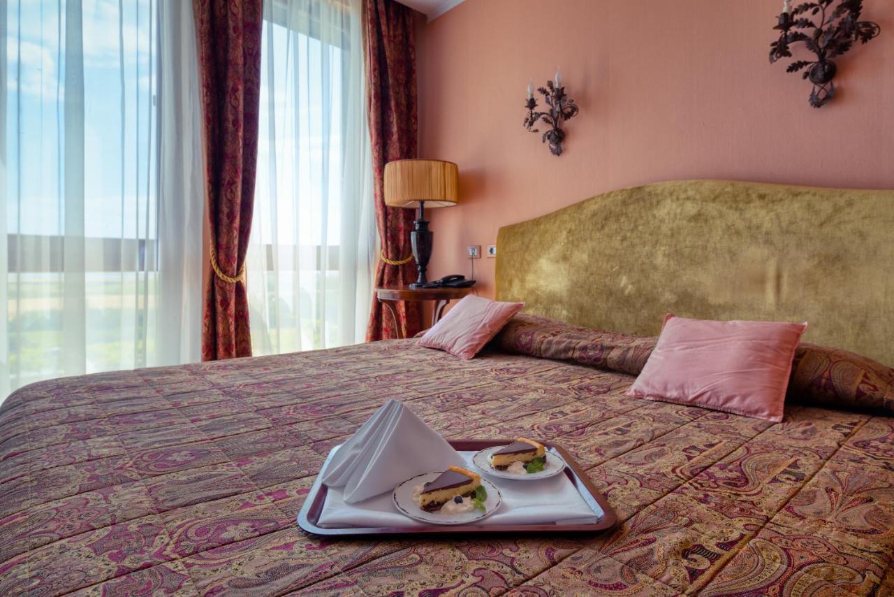 Hotel Soli Invicto Elenovo  Exteriör bild
